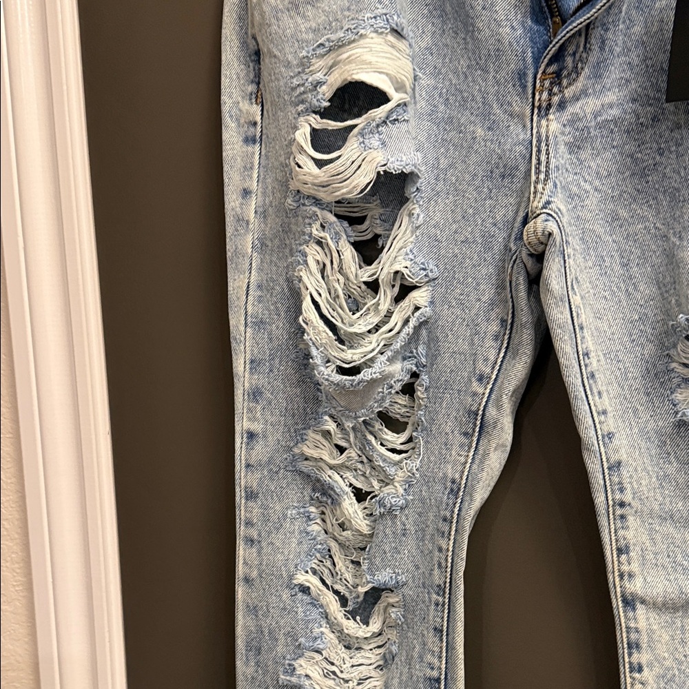 Trendy Light Blue Distressed Women's Jeans - Picture 4 of 10